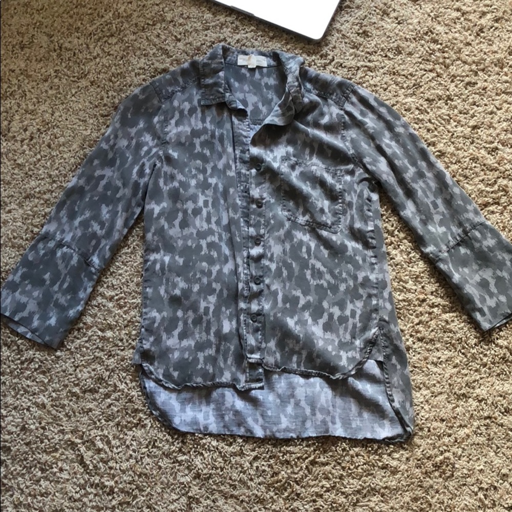 Anthropologie-high-low button up - grey leopard